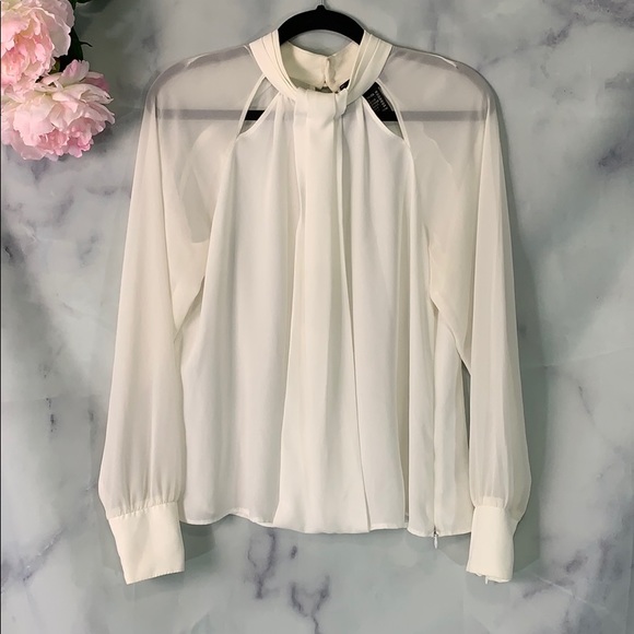 Frank Lyman Design Tops - Frank Lyman Lightweight Cream Blouse Size 10